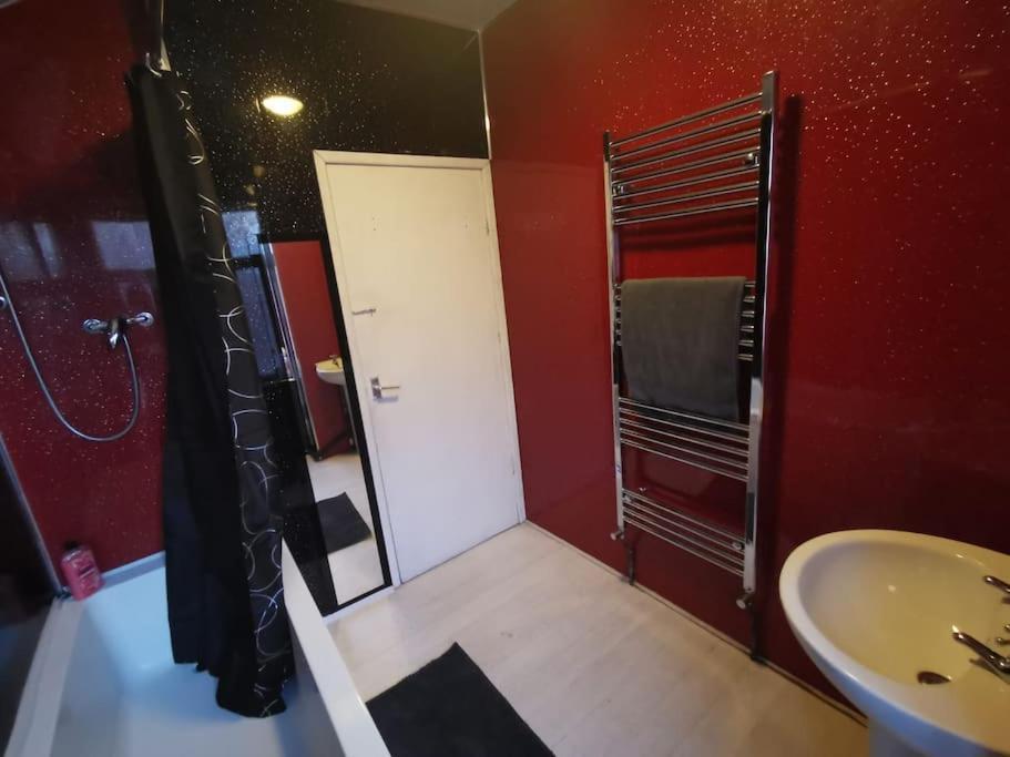 2 Bedroom House, Tunstall, Stoke-on-trent. Apartment Stoke-on-Trent