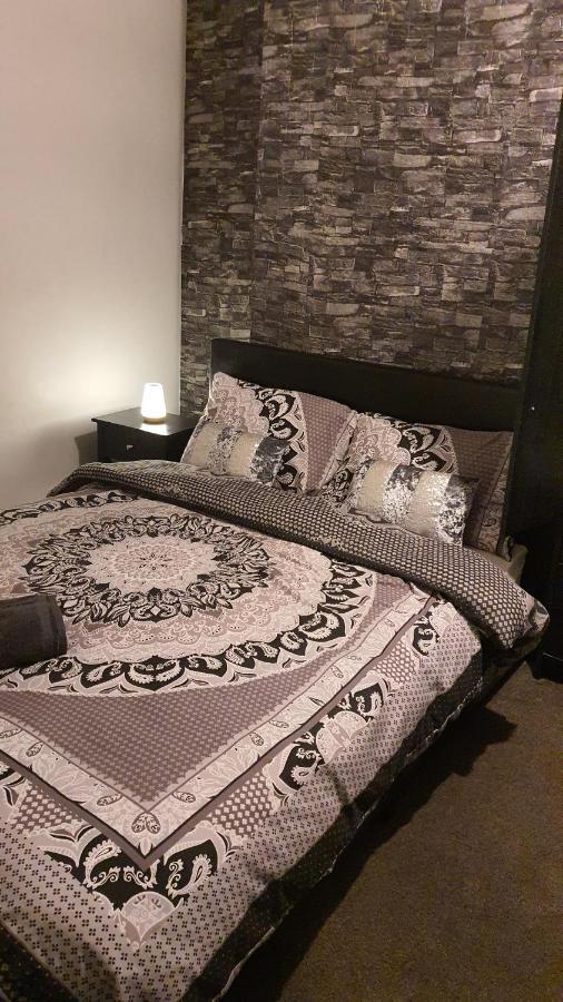Apartment 2 Bedroom House, Tunstall, Stoke-on-trent.