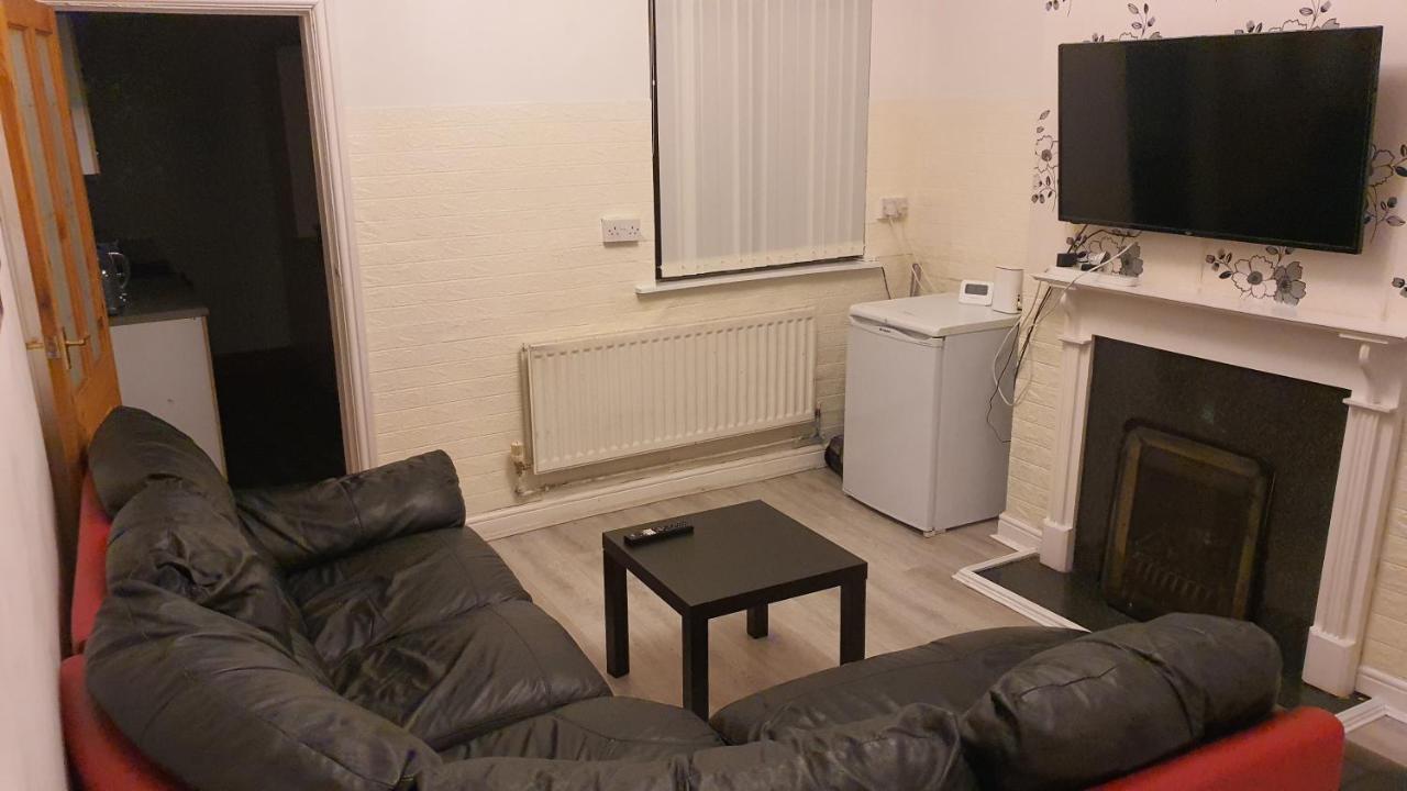 2 Bedroom House, Tunstall, Stoke-on-trent. * Stoke-on-Trent