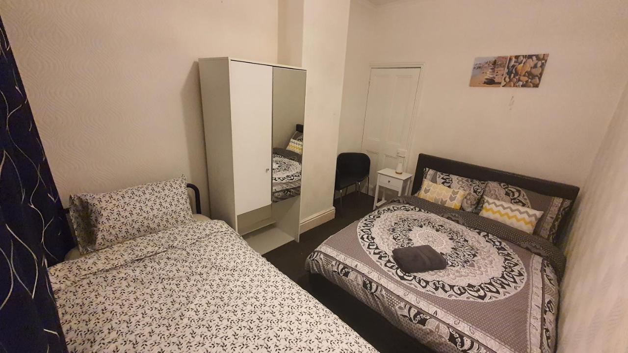 2 Bedroom House, Tunstall, Stoke-on-trent. Apartment Stoke-on-Trent
