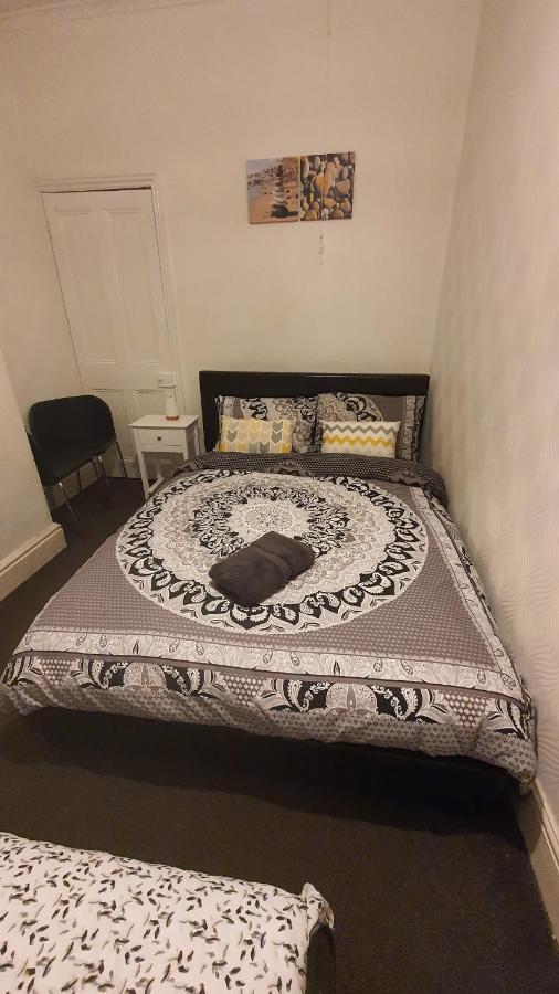 Apartment 2 Bedroom House, Tunstall, Stoke-on-trent.